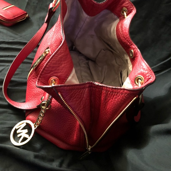 SOLD!! Michael Kors Handbag & Wallet NWOT - Picture 3 of 5